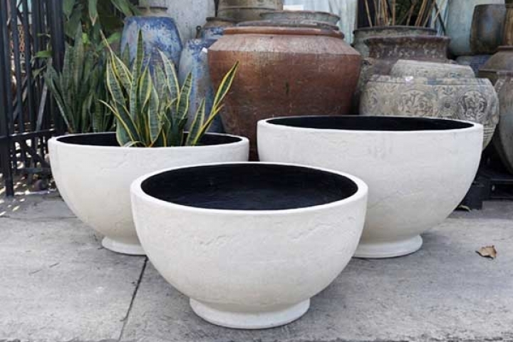 Explore the finest grc garden pots for elegant and luxurious outdoor decoration
